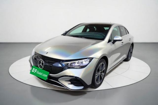 Ojetý Mercedes-Benz EQE 2022 350 Luxury Edition