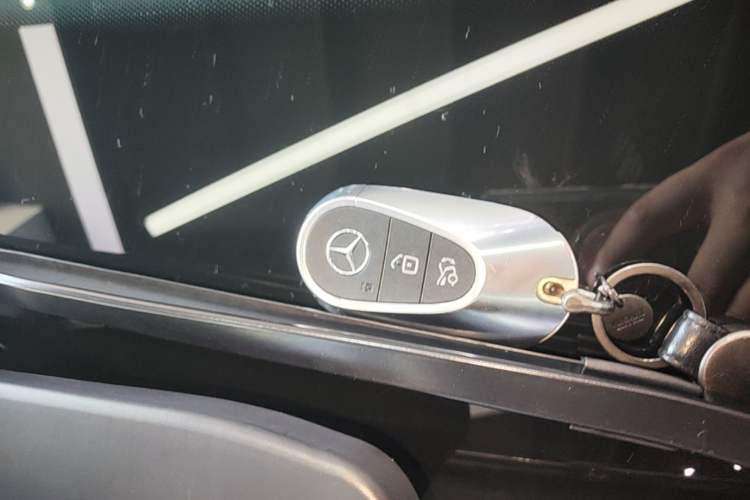 Used Mercedes-Benz EQE 2022 350 Luxury Edition Vehicle Key