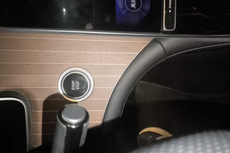 Used Mercedes-Benz EQE 2022 350 Luxury Edition Vehicle Key