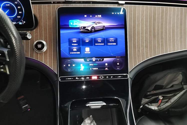 Used Mercedes-Benz EQE 2022 350 Luxury Edition Audio And AC Panel