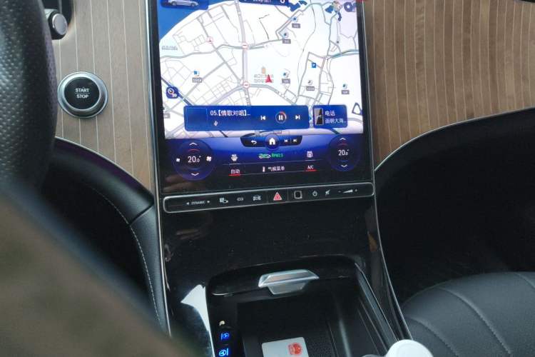 Used Mercedes-Benz EQE 2022 350 Luxury Edition Audio And AC Panel