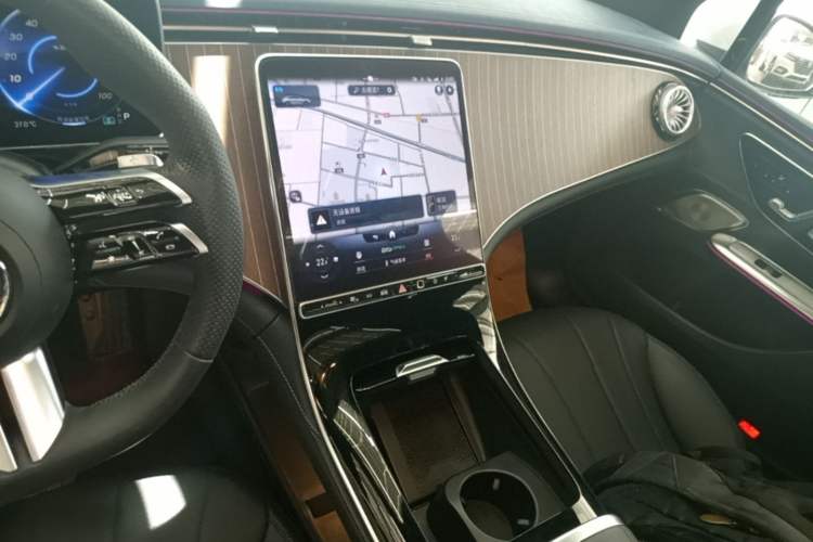 Used Mercedes-Benz EQE 2022 350 Luxury Edition Audio And AC Panel