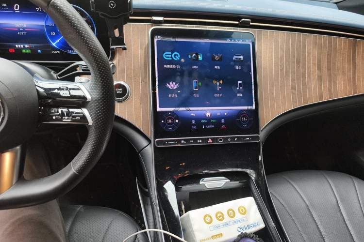 Used Mercedes-Benz EQE 2022 350 Luxury Edition Audio And AC Panel