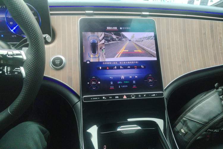Used Mercedes-Benz EQE 2022 350 Luxury Edition Audio And AC Panel