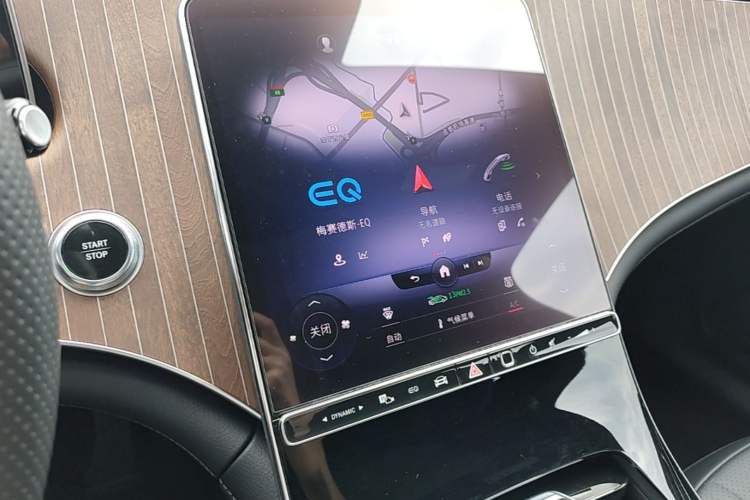 Used Mercedes-Benz EQE 2022 350 Luxury Edition Audio And AC Panel
