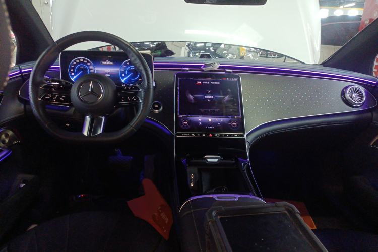 Used Mercedes-Benz EQE 2022 350 First Edition Special Version Center Console