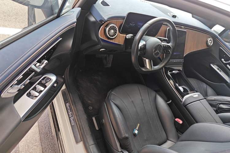 Used Mercedes-Benz EQE 2022 350 Pioneer Edition Driver Seat