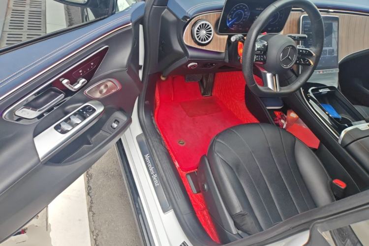 Used Mercedes-Benz EQE 2022 350 Luxury Edition Driver Seat
