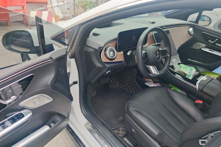 Used Mercedes-Benz EQE 2022 350 Luxury Edition Driver Seat