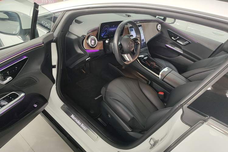 Used Mercedes-Benz EQE 2022 350 Pioneer Edition Driver Seat