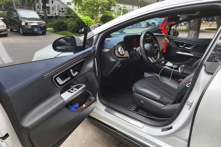 Used Mercedes-Benz EQE 2022 350 Luxury Edition Driver Seat
