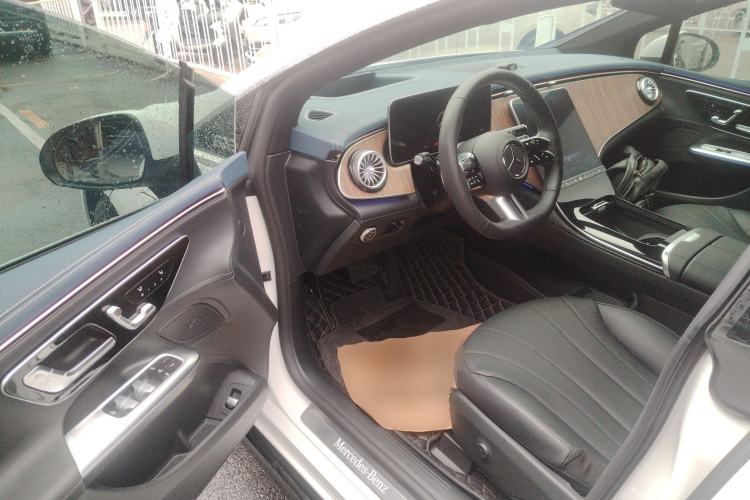 Used Mercedes-Benz EQE 2022 350 Luxury Edition Driver Seat