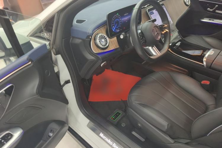 Used Mercedes-Benz EQE 2022 350 Pioneer Edition Driver Seat