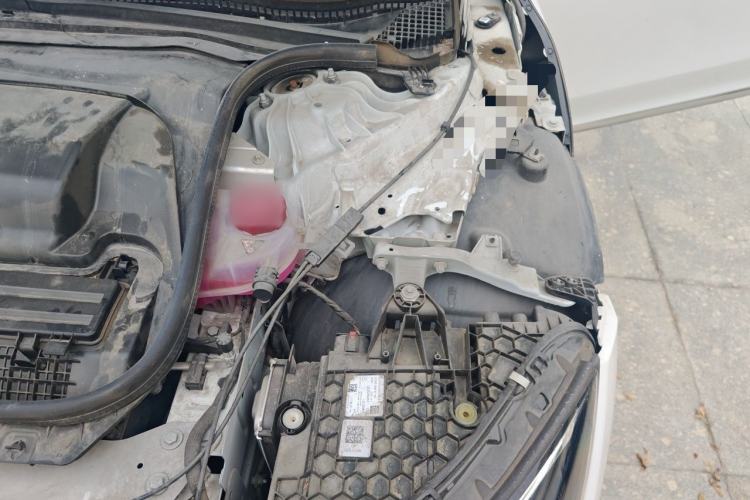 Used Mercedes-Benz EQE 2022 350 Luxury Edition Engine Bay Left