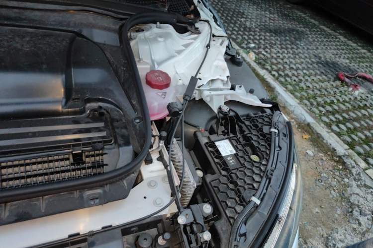 Used Mercedes-Benz EQE 2022 350 First Edition Special Version Engine Bay Left