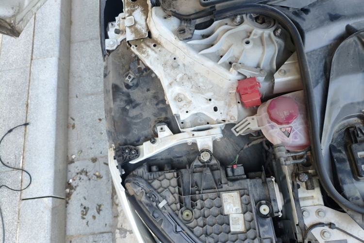 Used Mercedes-Benz EQE 2022 350 Luxury Edition Engine Bay Right