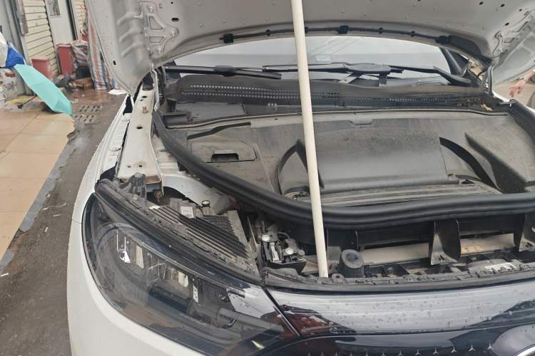 Used Mercedes-Benz EQE 2022 350 Luxury Edition Engine Bay Right