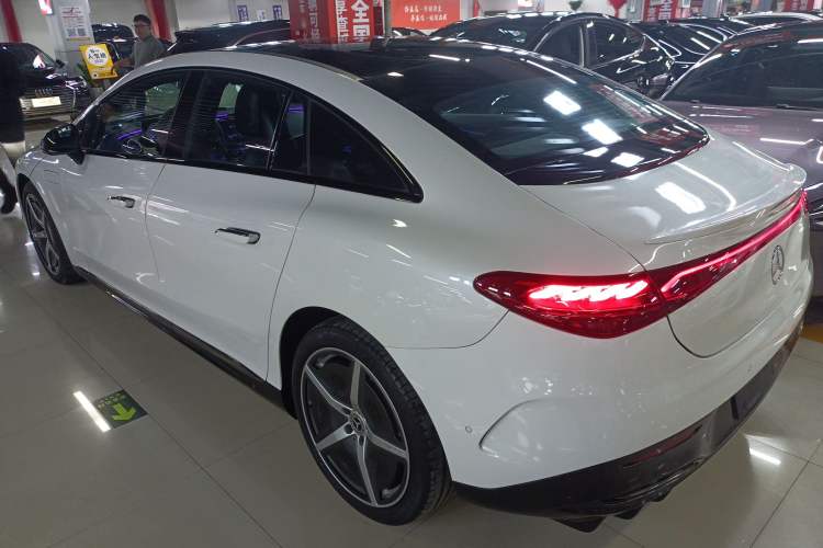 Used Mercedes-Benz EQE 2022 350 First Edition Special Version Exterior 2