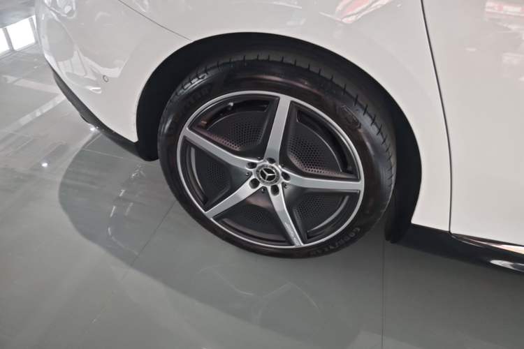 Used Mercedes-Benz EQE 2022 350 First Edition Special Version Exterior 5