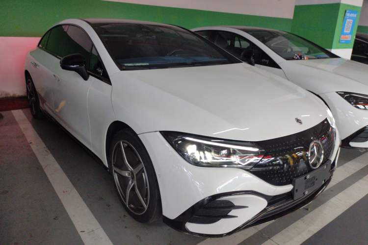 Used Mercedes-Benz EQE 2022 350 First Edition Special Version Front Right 45 Deg