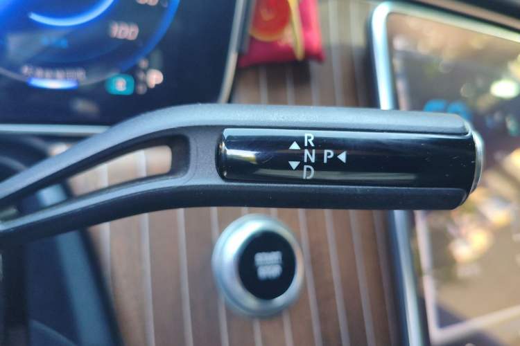 Used Mercedes-Benz EQE 2022 350 Luxury Edition Gear Lever