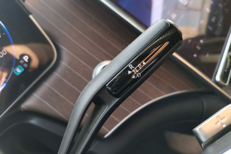 Used Mercedes-Benz EQE 2022 350 Luxury Edition Gear Lever
