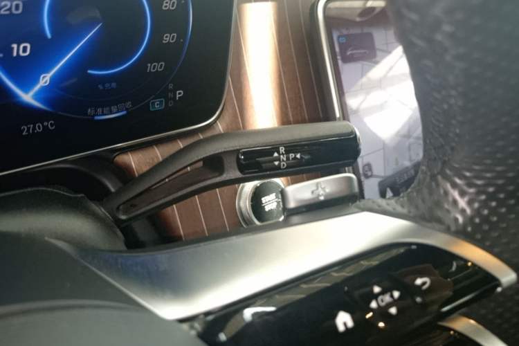 Used Mercedes-Benz EQE 2022 350 Luxury Edition Gear Lever