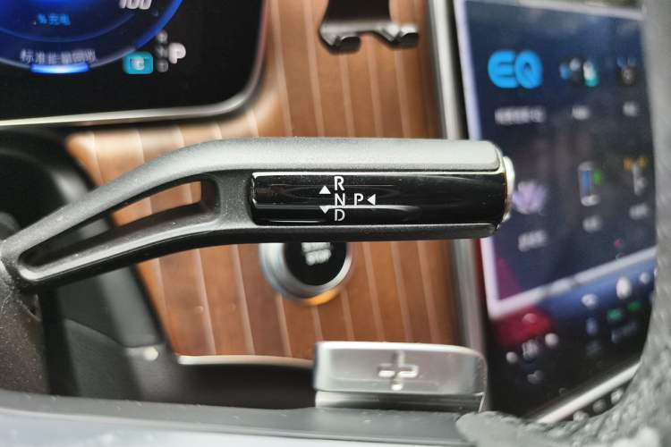 Used Mercedes-Benz EQE 2022 350 Luxury Edition Gear Lever