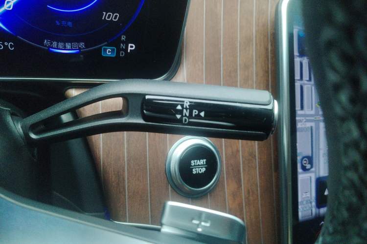 Used Mercedes-Benz EQE 2022 350 Luxury Edition Gear Lever