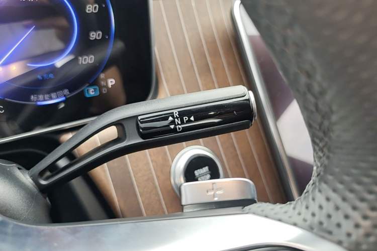 Used Mercedes-Benz EQE 2022 350 Luxury Edition Gear Lever