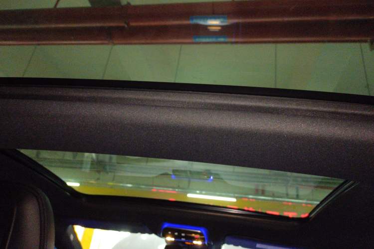 Used Mercedes-Benz EQE 2022 350 First Edition Special Version Headliner