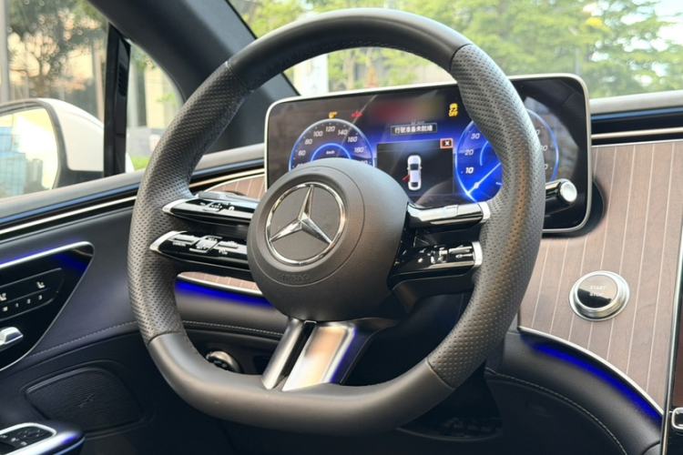 Used Mercedes-Benz EQE 2022 350 Pioneer Edition Interior 1