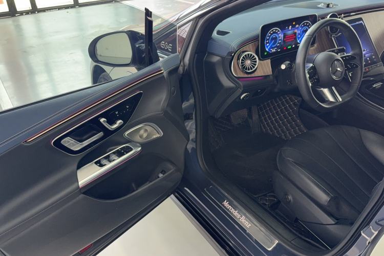 Used Mercedes-Benz EQE 2022 350 Pioneer Edition Interior 1