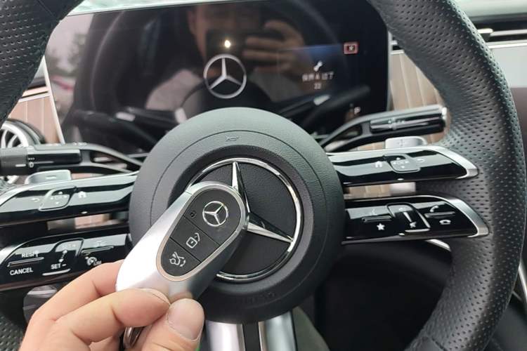 Used Mercedes-Benz EQE 2022 350 Luxury Edition Interior 1