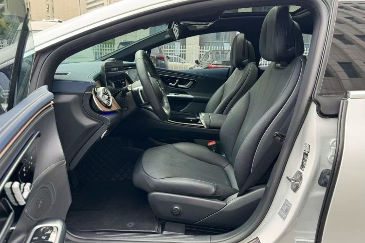 Used Mercedes-Benz EQE 2022 350 Pioneer Edition Interior 1
