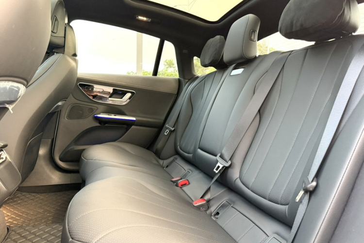 Used Mercedes-Benz EQE 2022 350 Pioneer Edition Interior 10