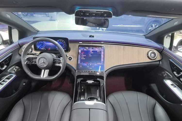 Used Mercedes-Benz EQE 2022 350 Pioneer Edition Interior 2