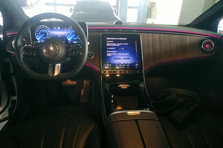 Used Mercedes-Benz EQE 2022 350 Pioneer Edition Interior 2