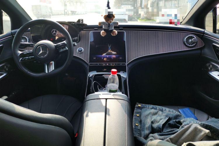 Used Mercedes-Benz EQE 2022 350 Luxury Edition Interior 2
