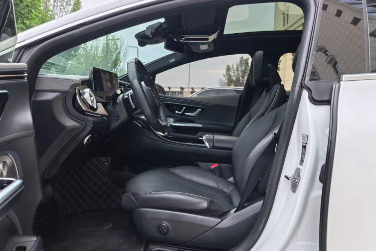 Used Mercedes-Benz EQE 2022 350 Pioneer Edition Interior 2