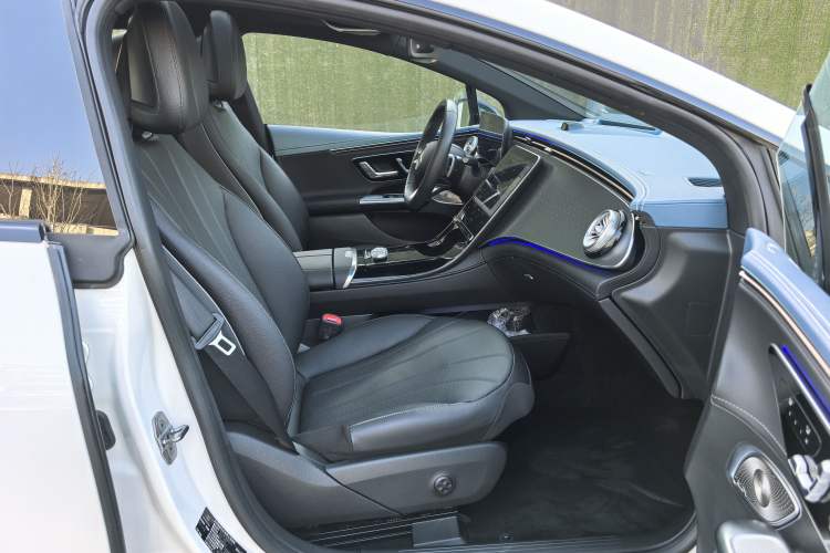 Used Mercedes-Benz EQE 2022 350 Luxury Edition Interior 3