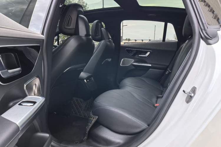 Used Mercedes-Benz EQE 2022 350 Pioneer Edition Interior 3