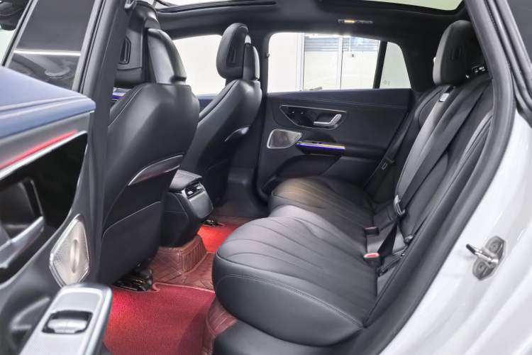 Used Mercedes-Benz EQE 2022 350 Pioneer Edition Interior 4