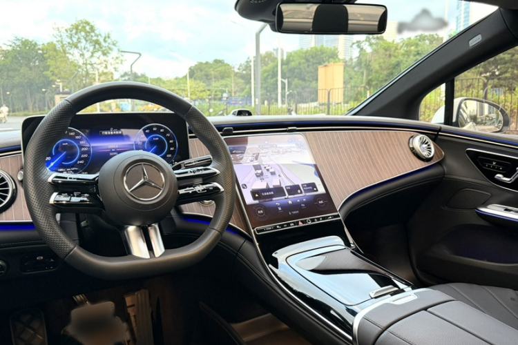 Used Mercedes-Benz EQE 2022 350 Pioneer Edition Interior 4