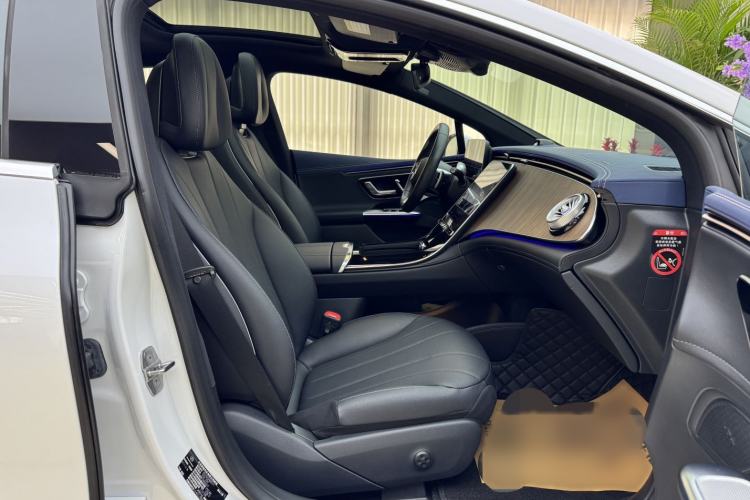 Used Mercedes-Benz EQE 2022 350 Pioneer Edition Interior 4