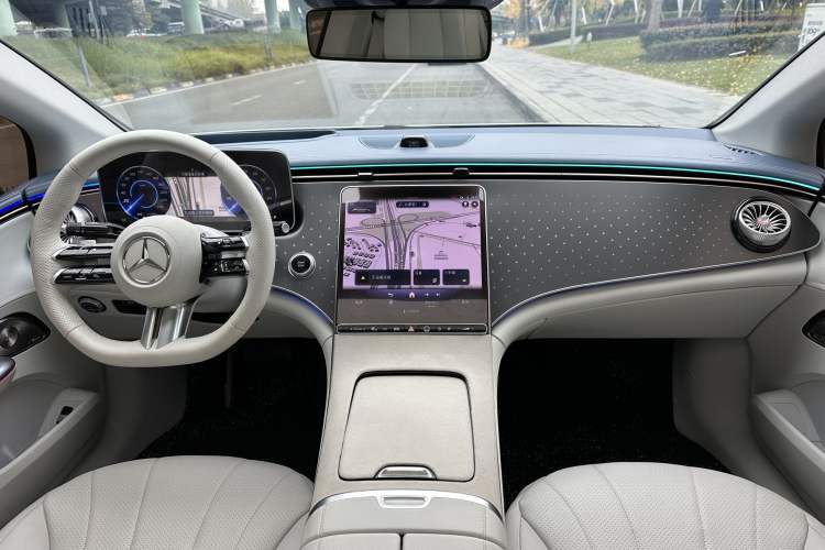 Used Mercedes-Benz EQE 2022 350 First Edition Special Version Interior 5