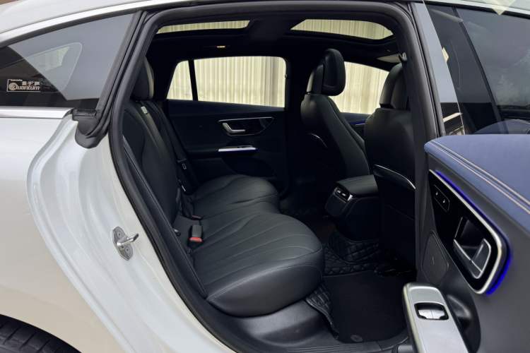 Used Mercedes-Benz EQE 2022 350 Pioneer Edition Interior 5