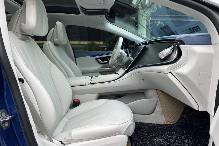 Used Mercedes-Benz EQE 2022 350 First Edition Special Version Interior 7