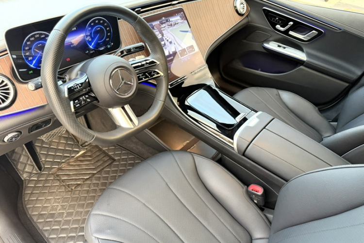 Used Mercedes-Benz EQE 2022 350 Pioneer Edition Interior 7