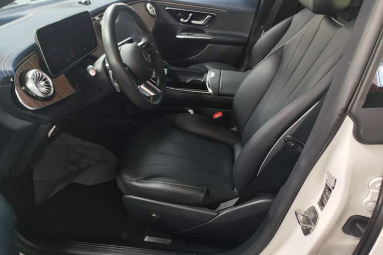 Used Mercedes-Benz EQE 2022 350 Luxury Edition Left Front Seat